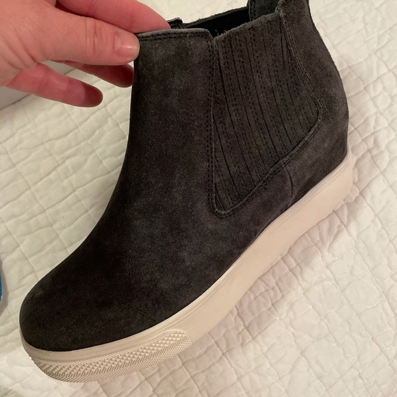 dolce vita wynd sneaker boots